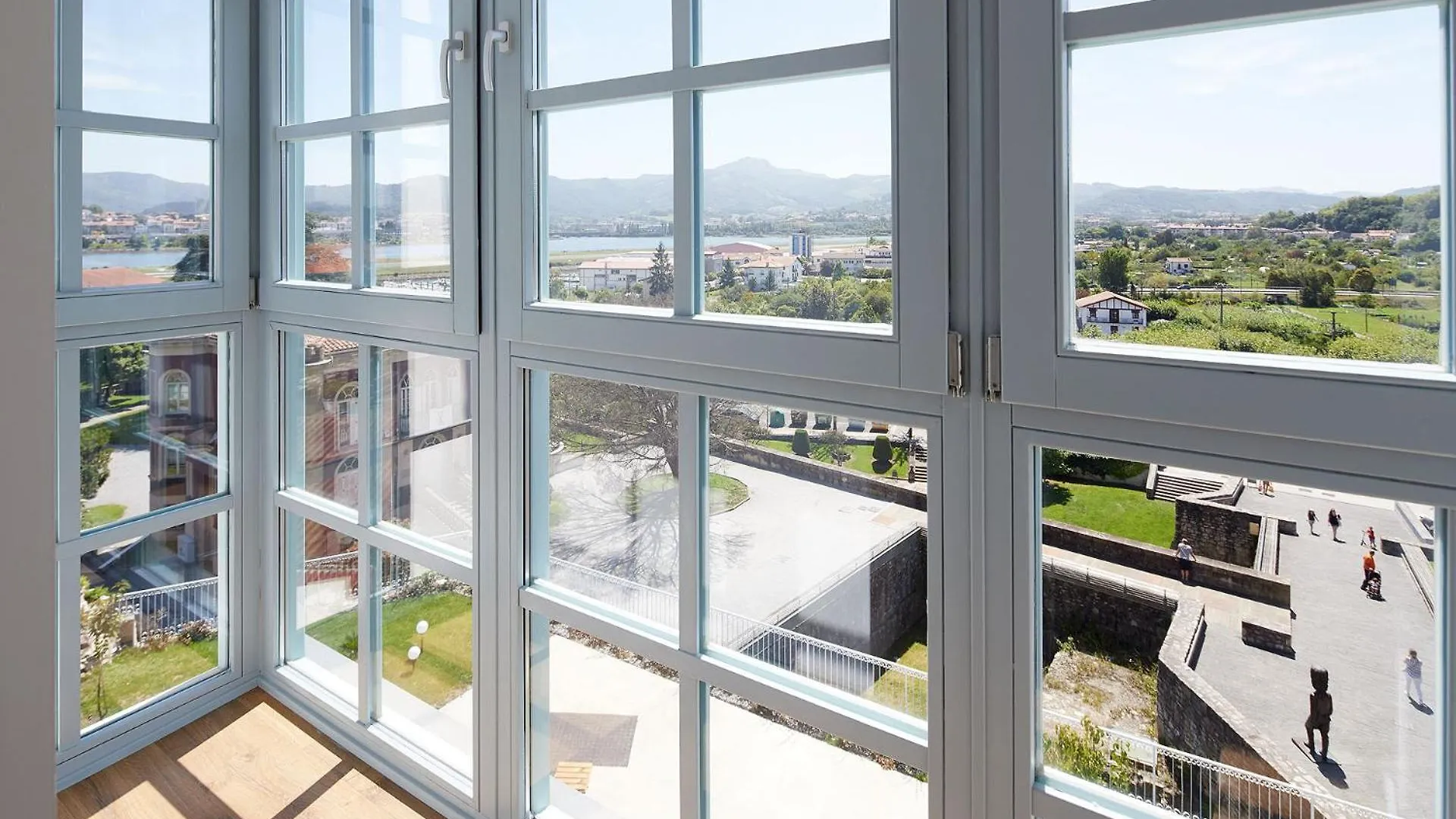 H Suite3B By Smiling Rentals Hondarribia Spain