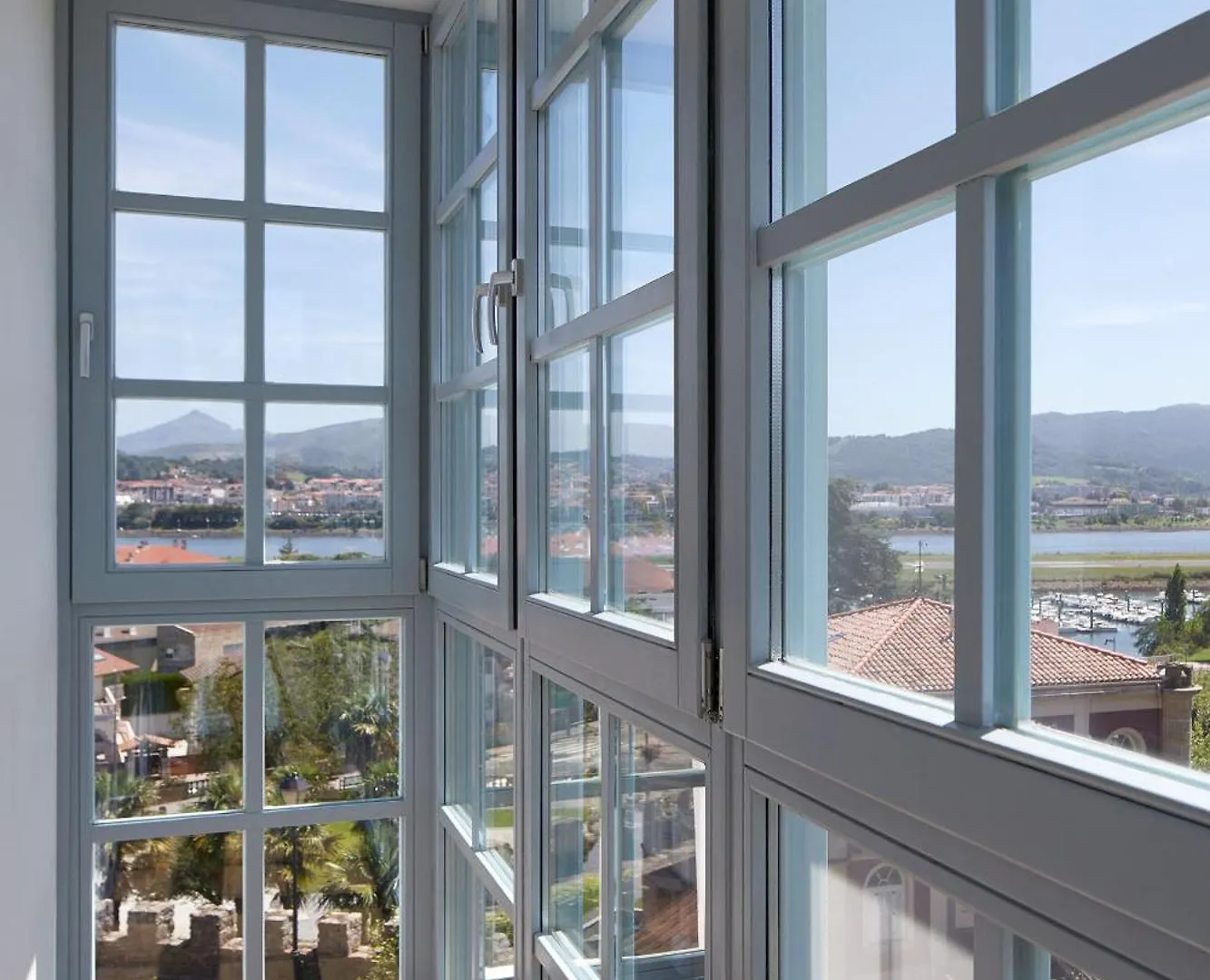 H Suite3B By Smiling Rentals Hondarribia Spain
