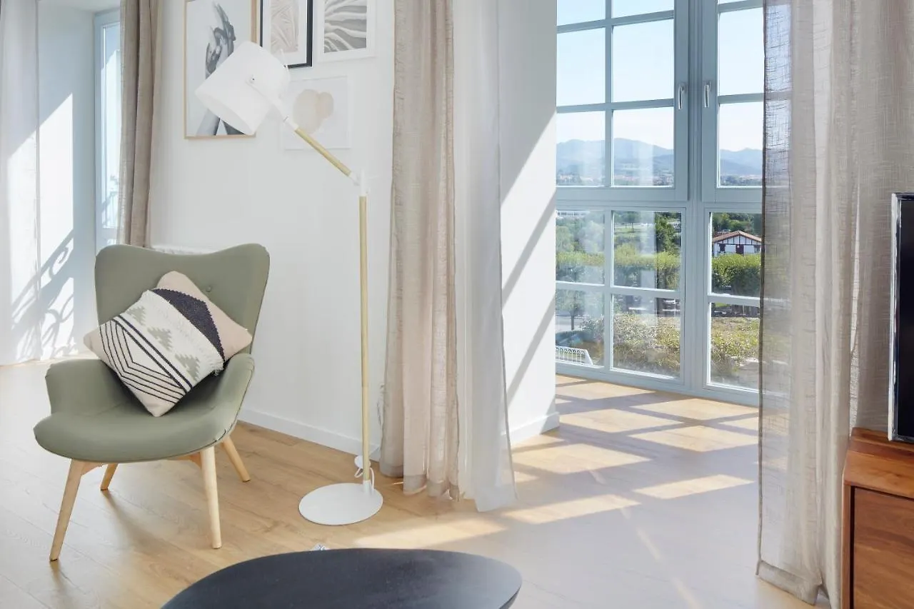 Hondarribia Suites 0*,